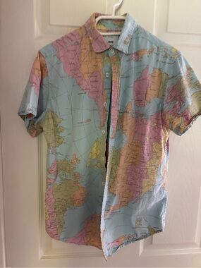 81. So cute! Map-Print Short Sleeve Shirt in Light Blue and Pink, 100% Cotton